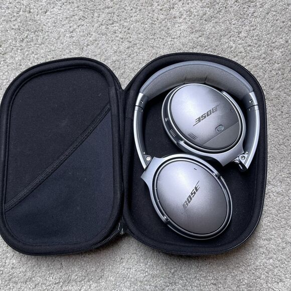 Bose QuietComfort WIRELESS Bluetooth Noise Canceling Headphones -Silver w/ Case - Picture 5 of 9
